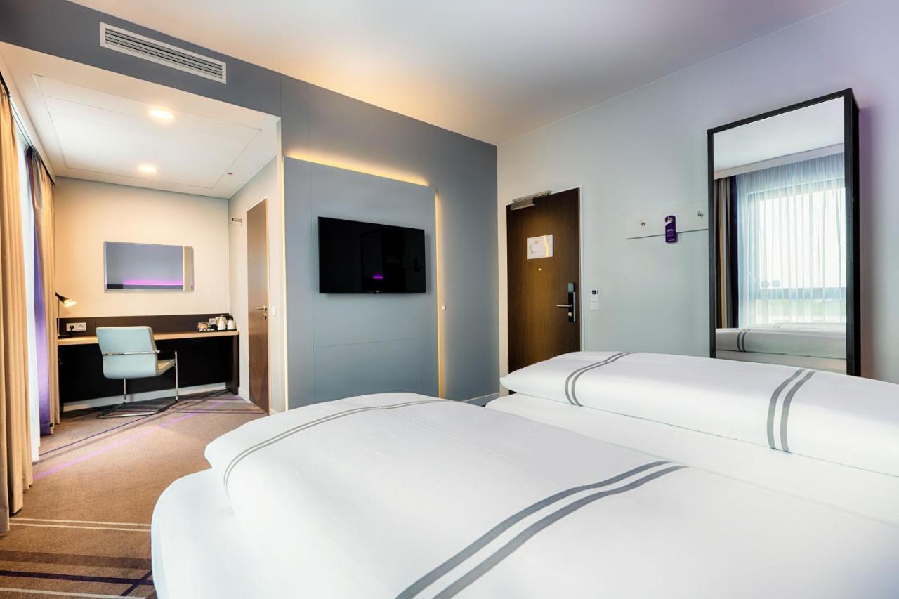 Premier Inn Berlin Airport Экстерьер фото